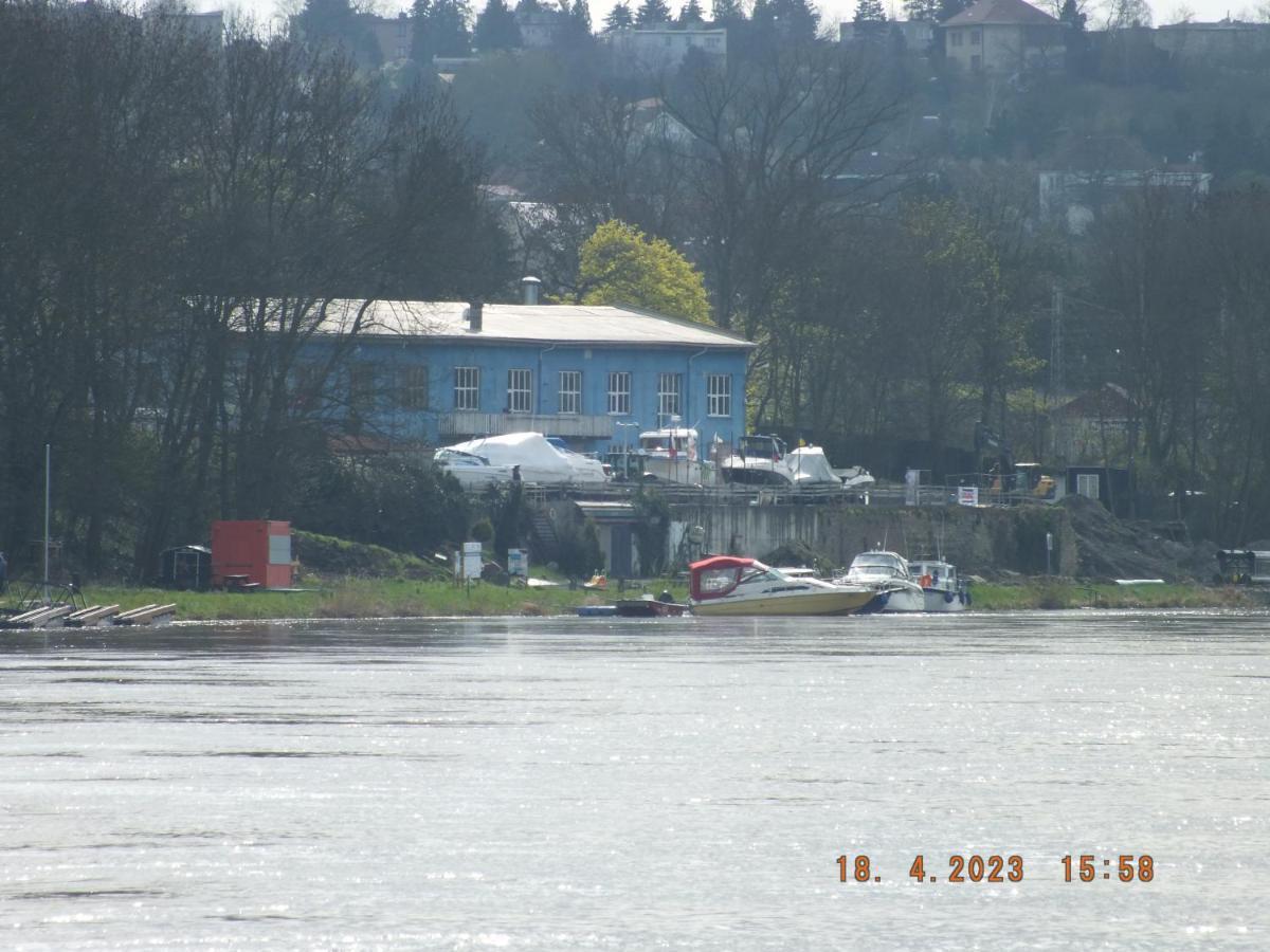 Zouw Hausboat Zakotven -Pouze Ubytovani Roudnice nad Labem Εξωτερικό φωτογραφία