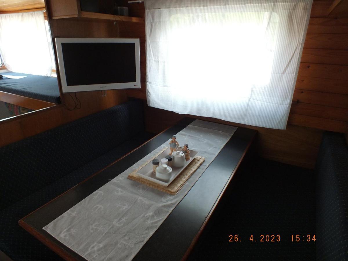 Zouw Hausboat Zakotven -Pouze Ubytovani Roudnice nad Labem Εξωτερικό φωτογραφία
