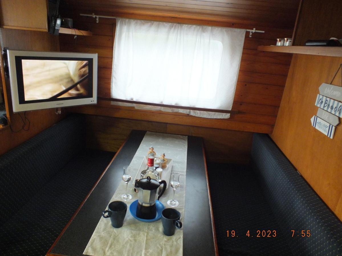 Zouw Hausboat Zakotven -Pouze Ubytovani Roudnice nad Labem Εξωτερικό φωτογραφία