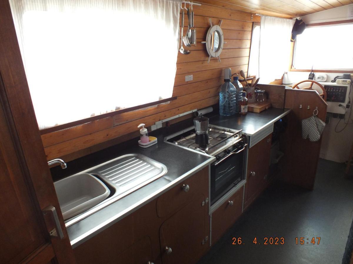 Zouw Hausboat Zakotven -Pouze Ubytovani Roudnice nad Labem Εξωτερικό φωτογραφία
