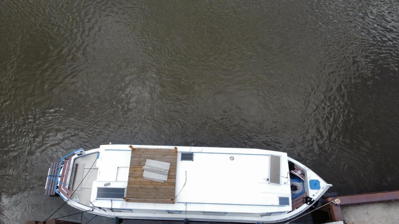 Zouw Hausboat Zakotven -Pouze Ubytovani Roudnice nad Labem Εξωτερικό φωτογραφία