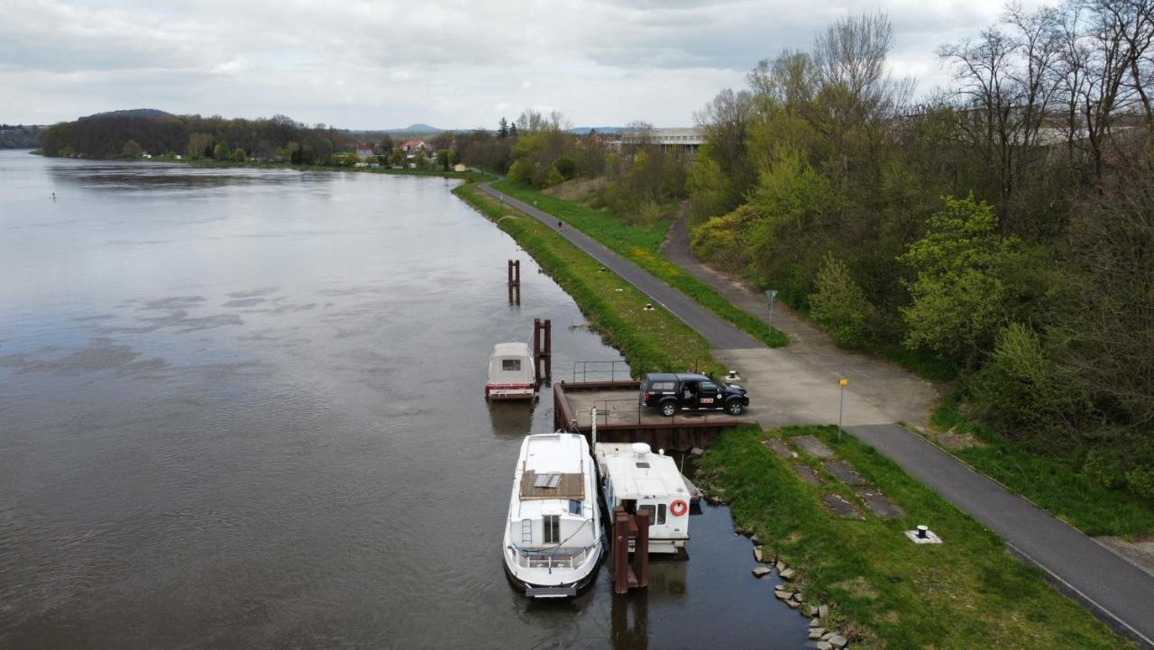 Zouw Hausboat Zakotven -Pouze Ubytovani Roudnice nad Labem Εξωτερικό φωτογραφία